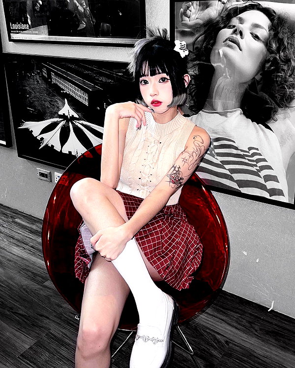 nixqq.425_ instagram image archive image