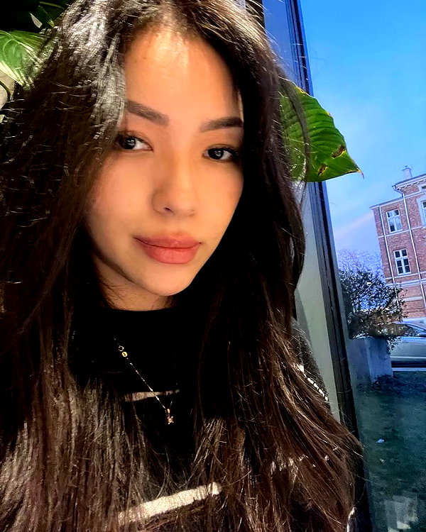 baddiesessence instagram image archive image