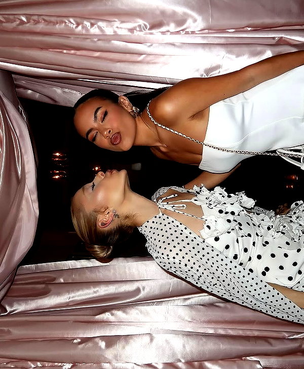 arianagrande instagram image archive image