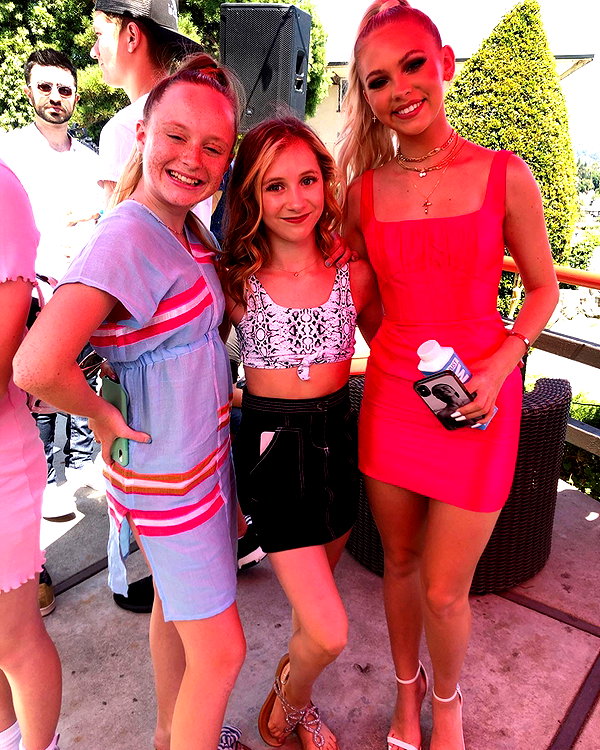 ellianawalmsley instagram image archive image