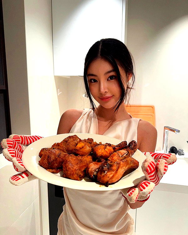 ll.lu1s instagram image archive image