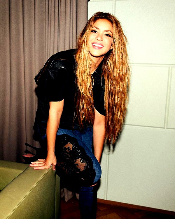 shakira instagram image archive image