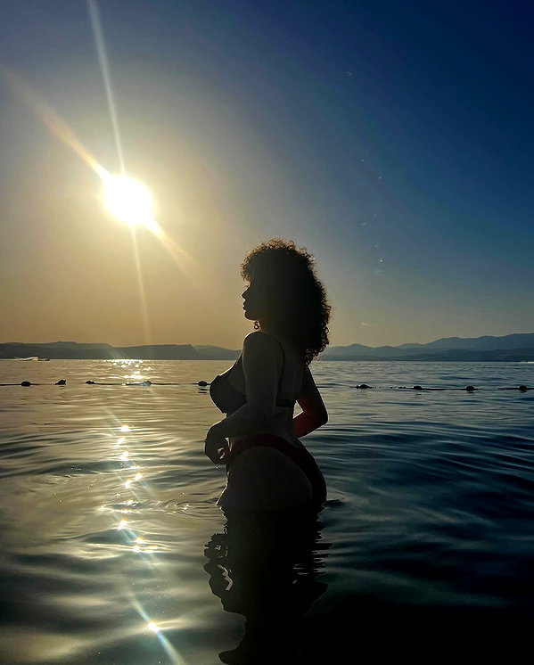 sonia.v._ instagram image archive image