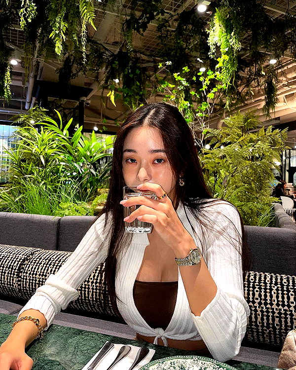 dear.zia instagram image archive image