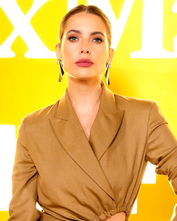 ashleybenson instagram image archive image