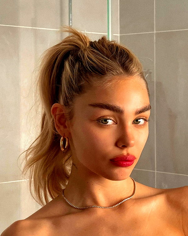 maya.keyy instagram image archive image