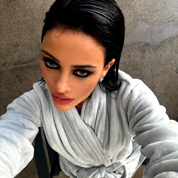 leonanaomii instagram image archive image