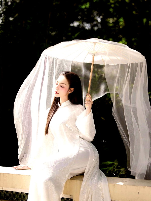 lyhythuedoxinh instagram image archive image