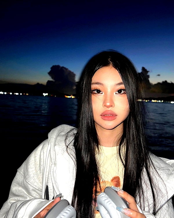 ll.lu1s instagram image archive image