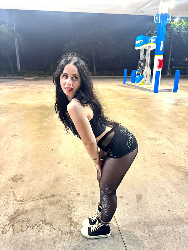 deserveeanna instagram image archive image