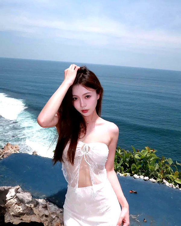 lyhythuedoxinh instagram image archive image
