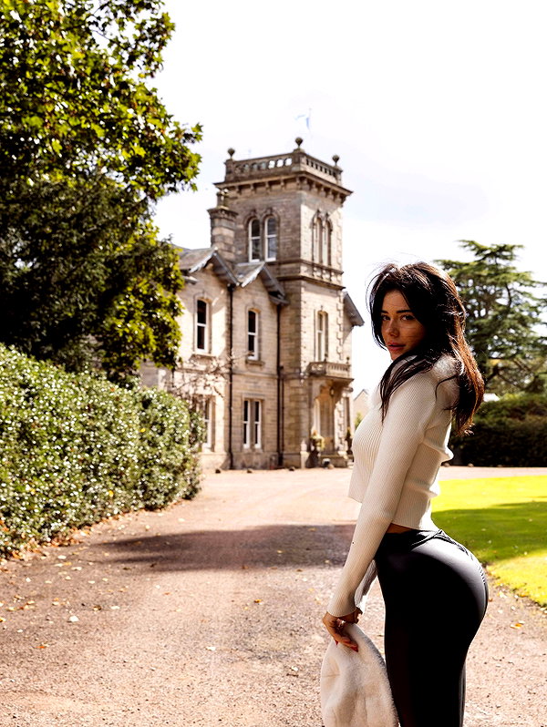 vanessa.rhd instagram image archive image