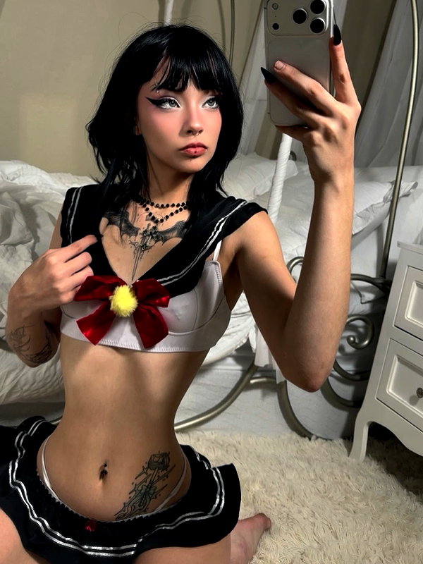 Archived image from @deadangelfiles on Instagram
