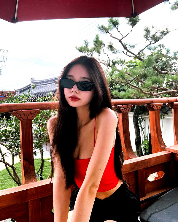 dear.zia instagram image archive image