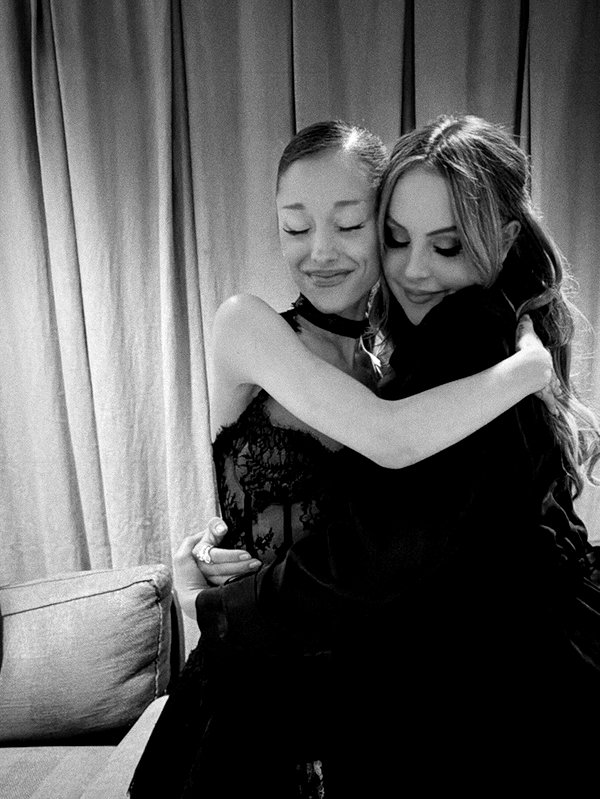 arianagrande instagram image archive image