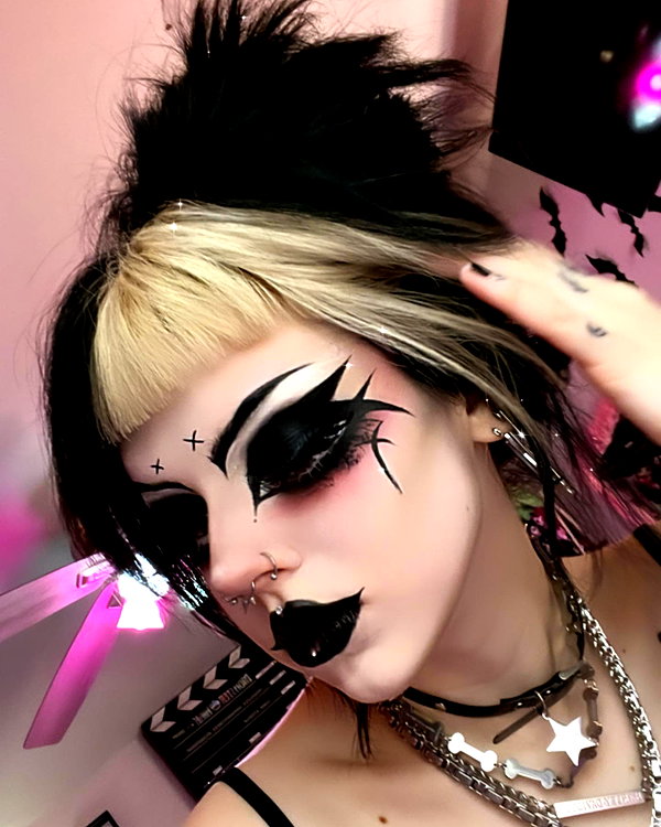 yeahimcaroline instagram image archive image