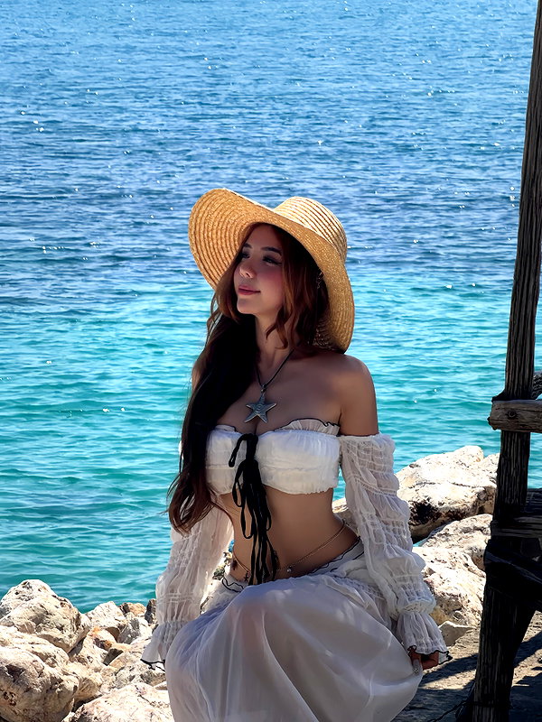 lyhythuedoxinh instagram image archive image
