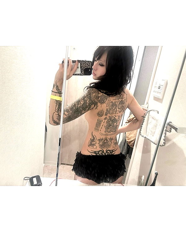 biohazard.g1rl instagram image archive image