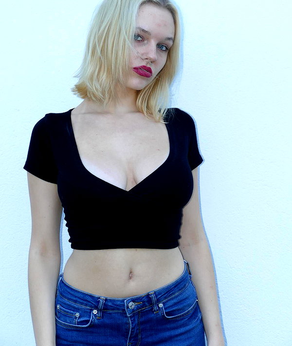 leni.bahr instagram image archive image