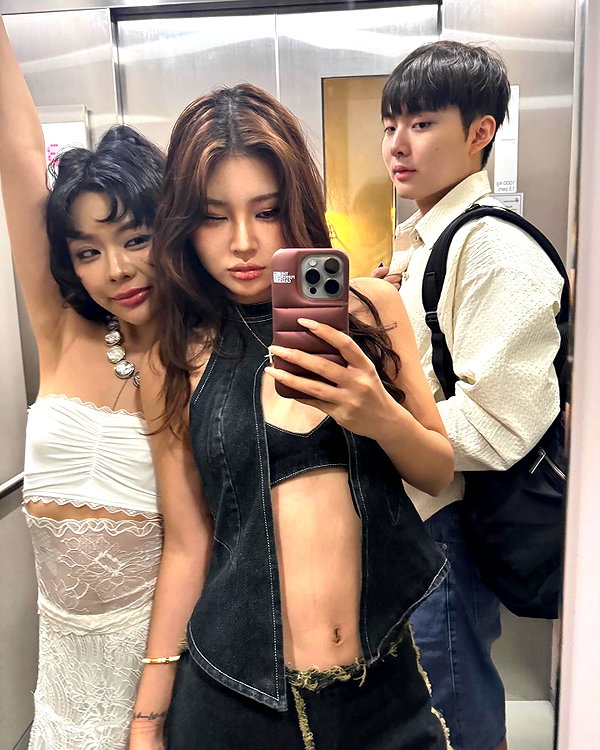 ll.lu1s instagram image archive image