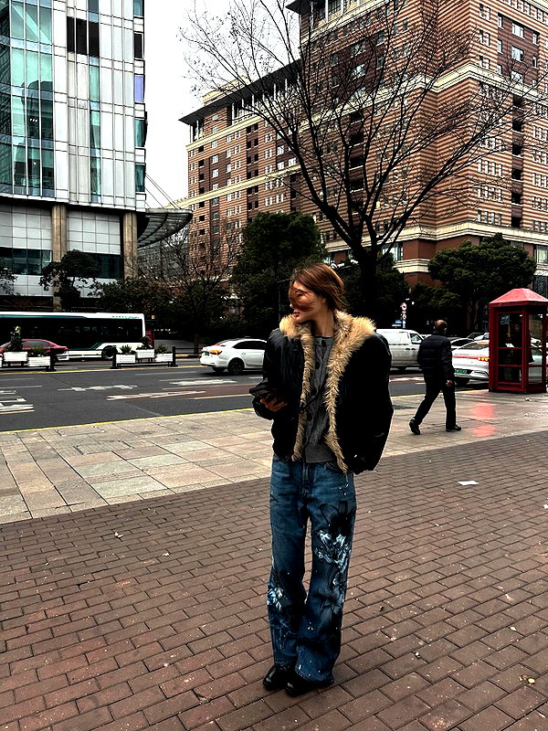 ll.lu1s instagram image archive image