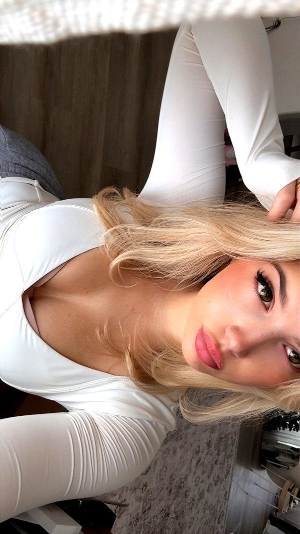 gabiciamp instagram image archive image