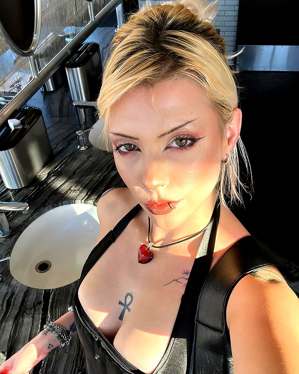 haileylayfield instagram image archive image