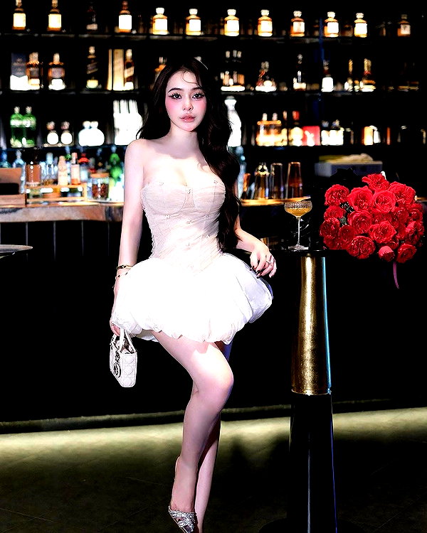 lyhythuedoxinh instagram image archive image