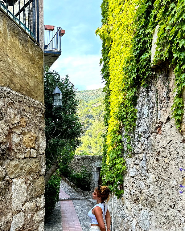 rouxroux.tv instagram image archive image