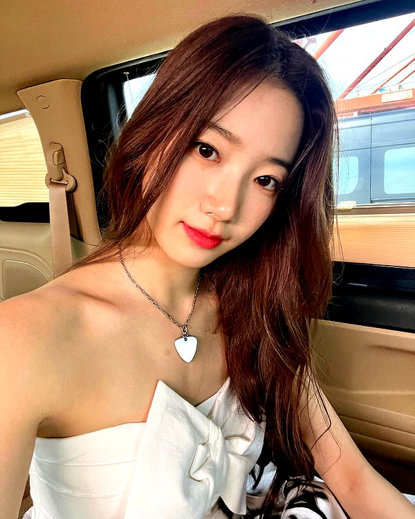 zuhazana instagram image archive image