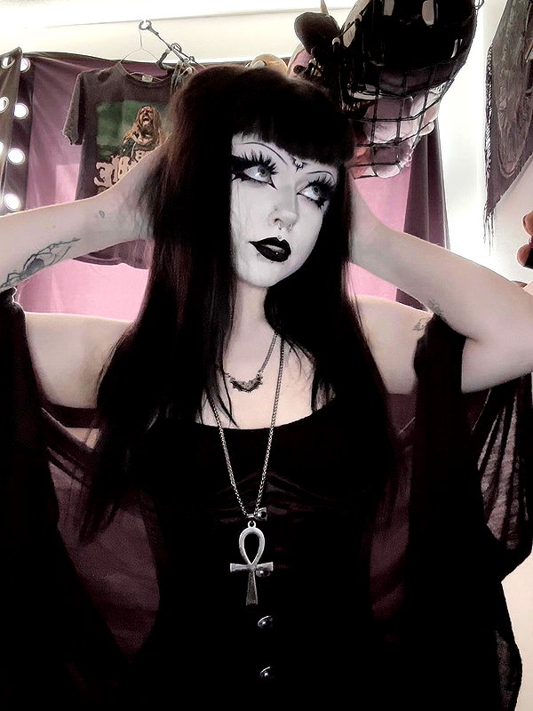 kittenfangsxx instagram image archive image