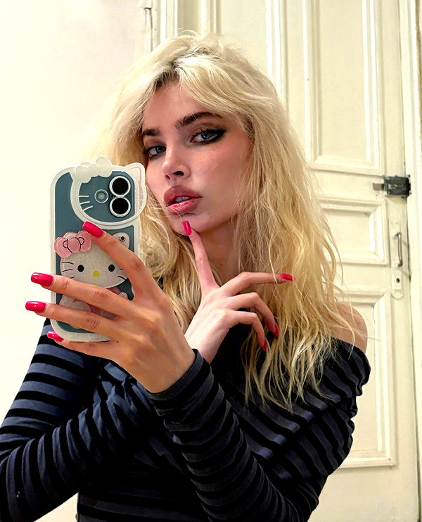 anya4everr instagram image archive image