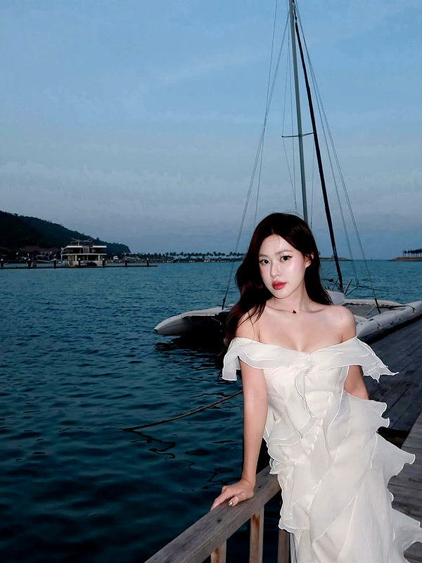 lyhythuedoxinh instagram image archive image