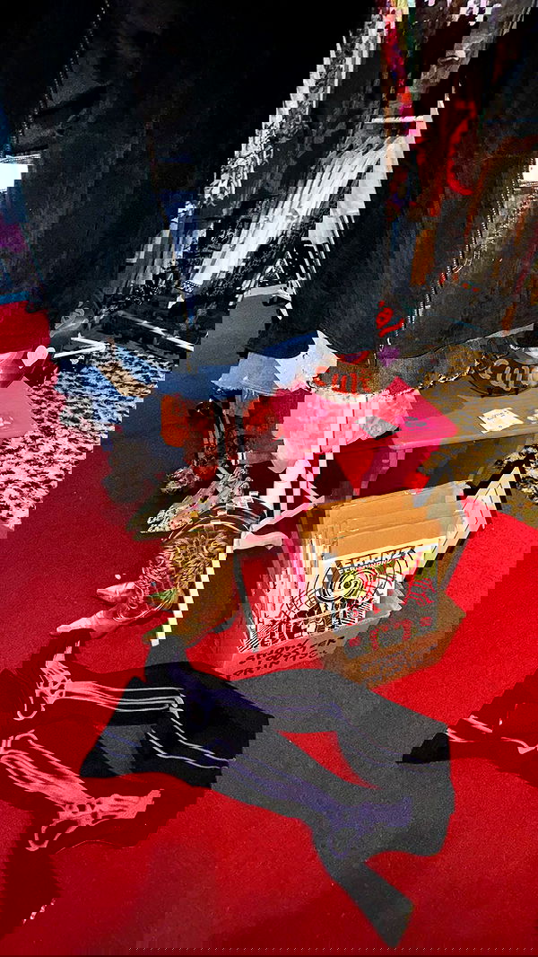 zommmbri zommmbri archive image