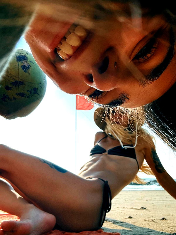 ronyida_ instagram image archive image