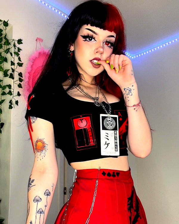 yeahimcaroline instagram image archive image