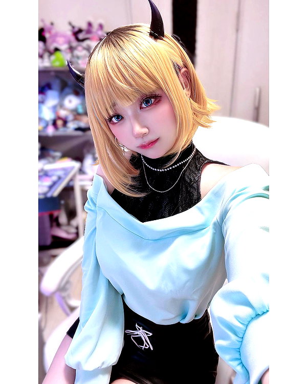 purinn_cos instagram image archive image