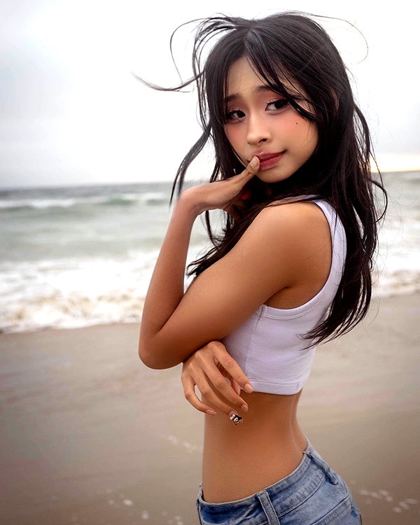 princessamelia_official instagram image archive image