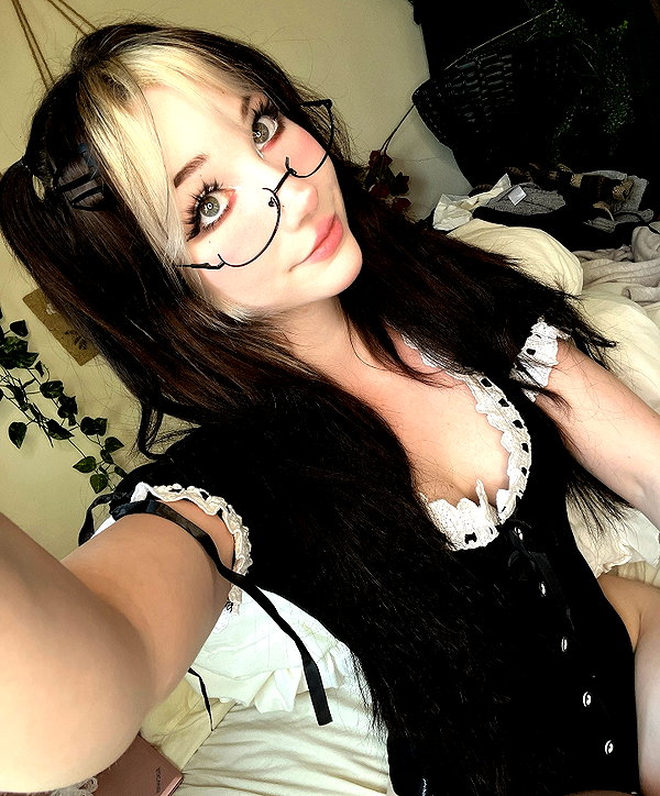 danielle.mercedie instagram image archive image