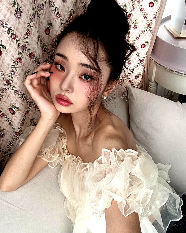 dear.zia instagram image archive image