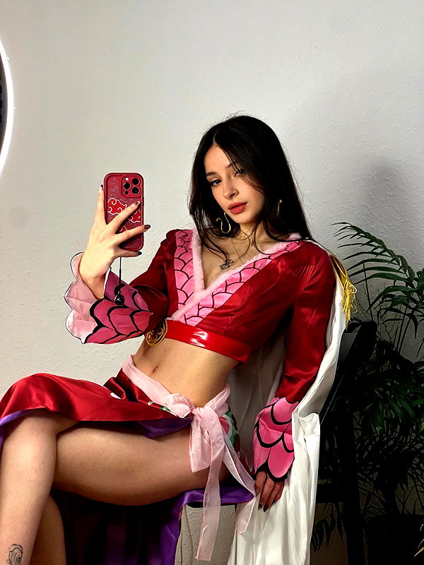 cata.leyah instagram image archive image