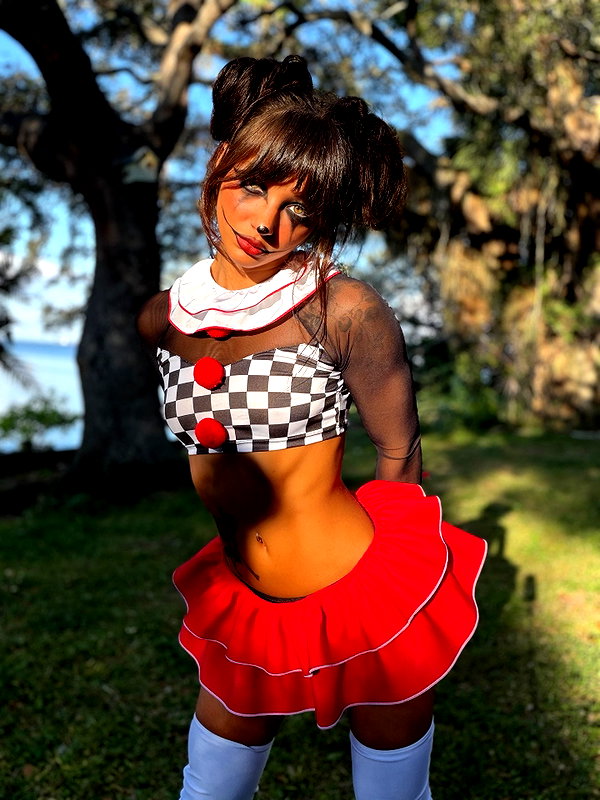 daniellebarnaa instagram image archive image