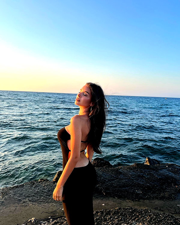 zoeliss instagram image archive image