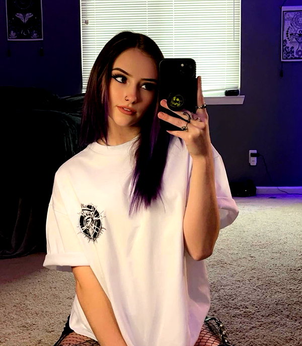 megann_eliizabeth instagram image archive image