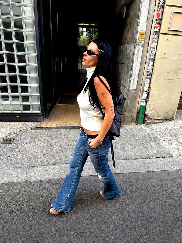 karolinaawasik instagram image archive image