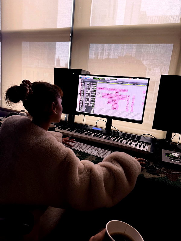 arianagrande instagram image archive image