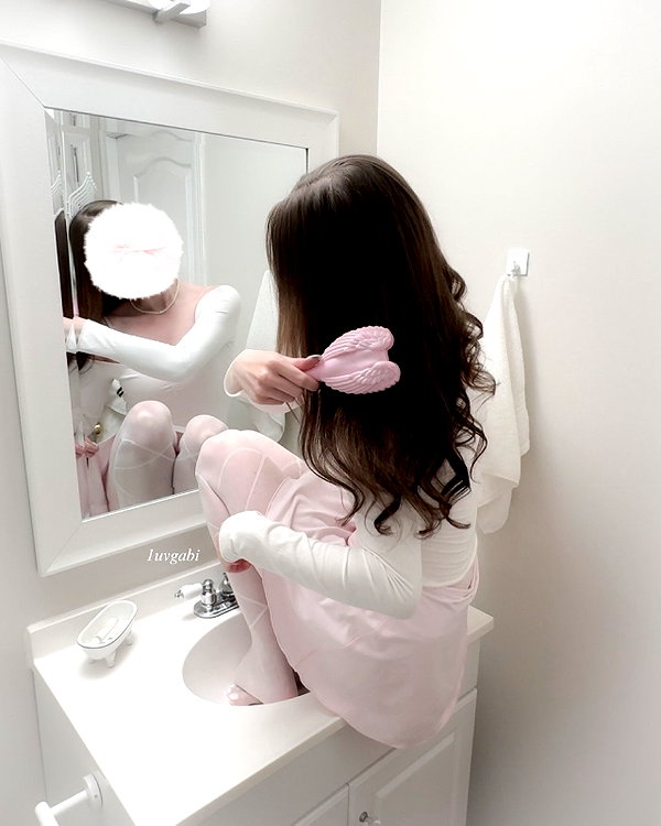 1uvgabi instagram image archive image