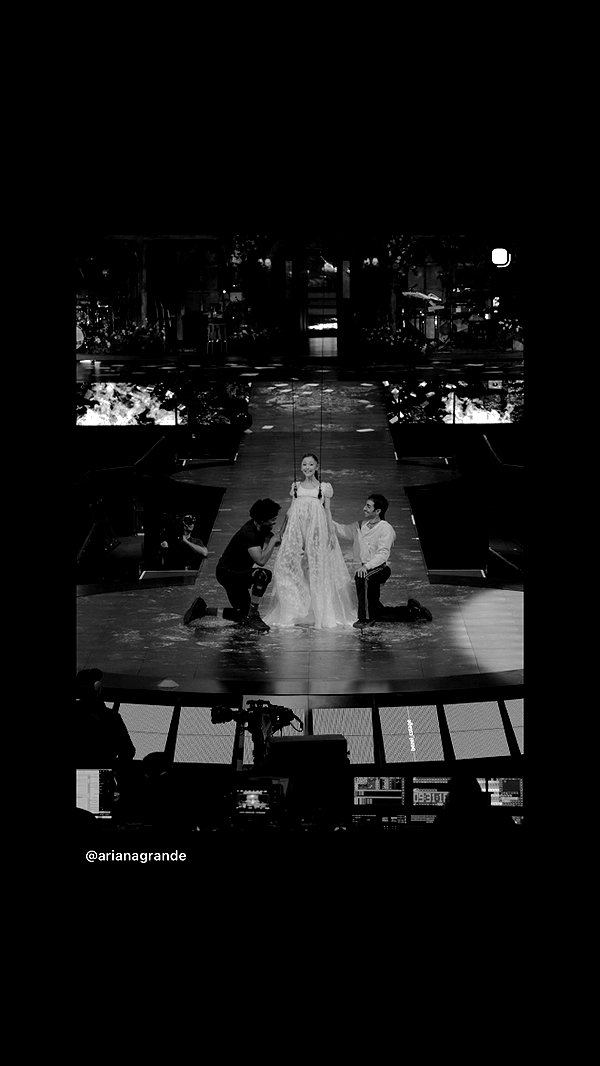 arianagrande instagram image archive image