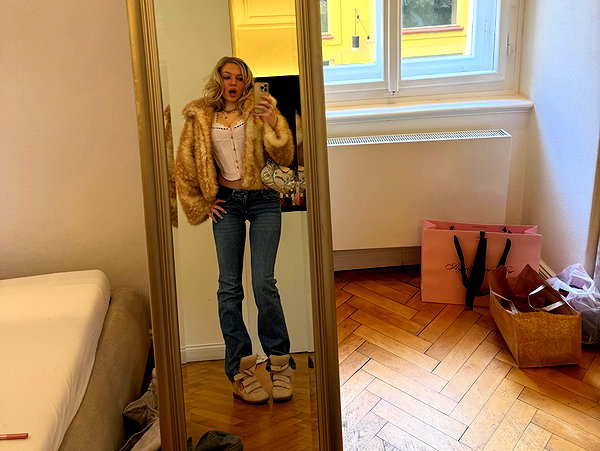 leni.bahr instagram image archive image