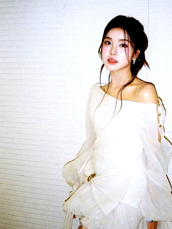 lyhythuedoxinh instagram image archive image